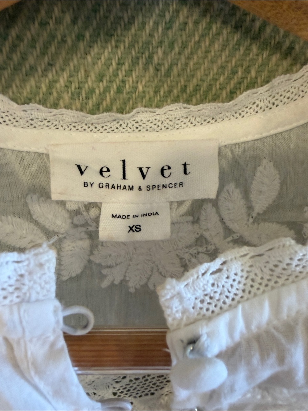 Velvet by Graham & Spencer White Embroidered Lace Peasant Blouse - Picture 4 of 7